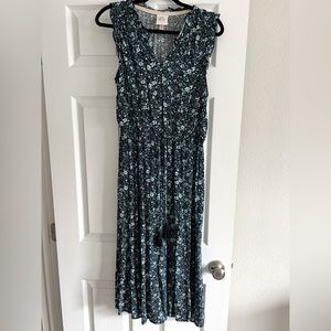 Knox rose, size medium dress. Sleeveless. Tie waist.